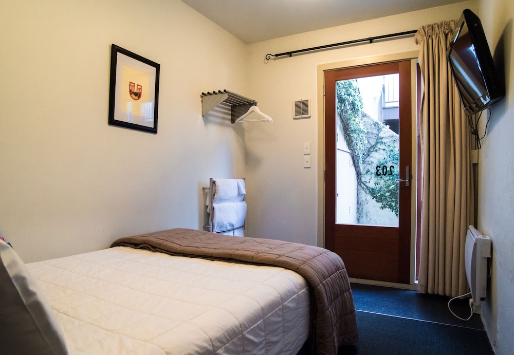 Compact Self Contained Room with Ensuite