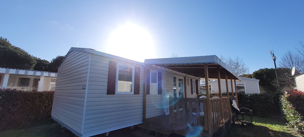 Classic Bungalow, 3 Bedrooms, Ensuite photo 1