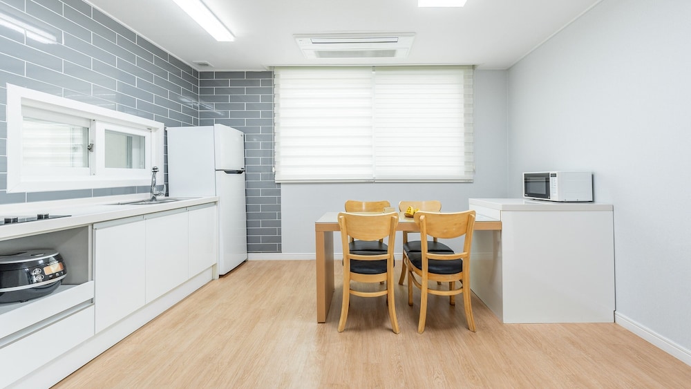 Basic Room, 2 Bedrooms (Room 202 (Family)) photo 2