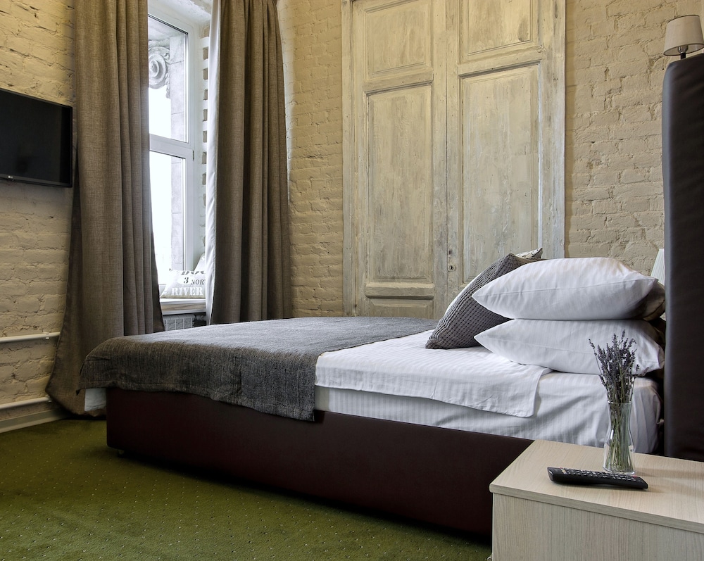 Deluxe Double Room, River View photo 2