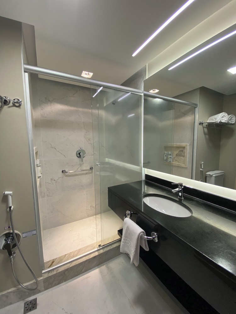 Exclusive Double Room thumbnail 5