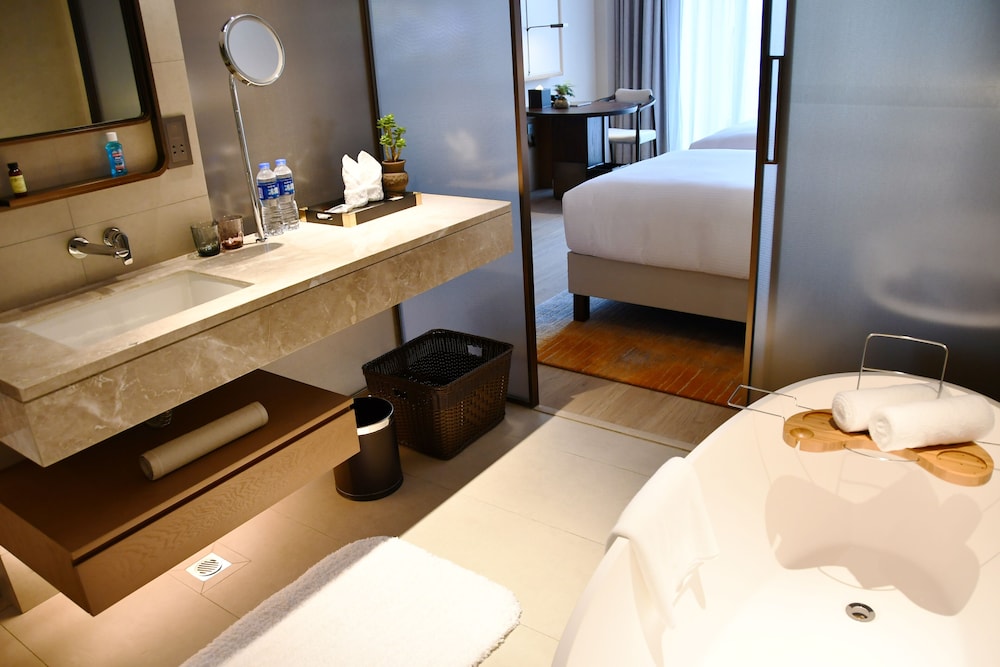 Deluxe Room, 2 Twin Beds, Garden View - Photo 2
