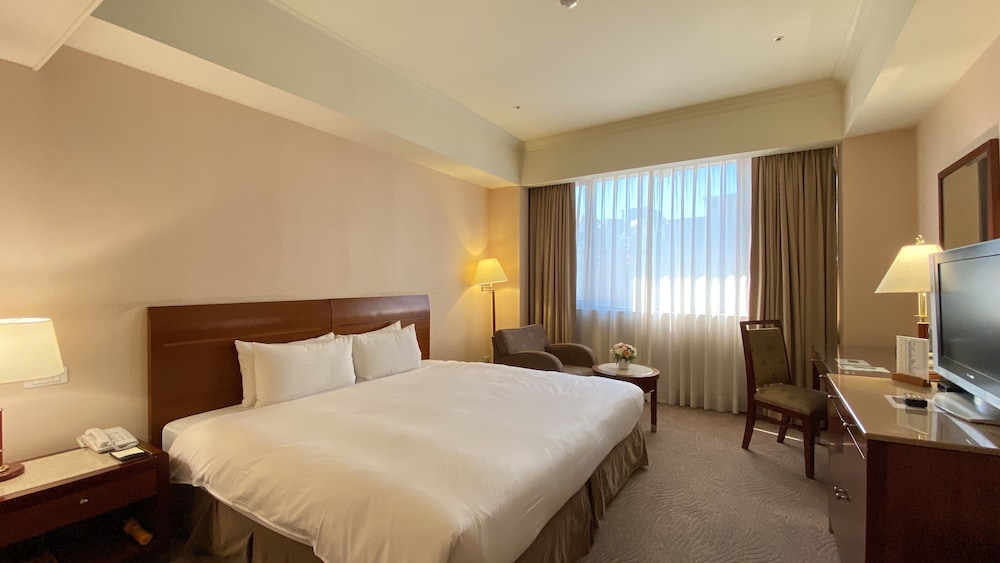 Monarch Room (Queen/Twin Beds) - One Free Airport Drop-Off Per Room photo 2
