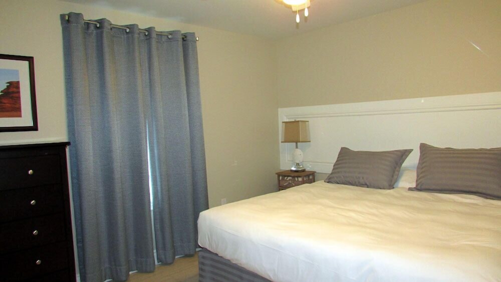 Deluxe King Villa photo 3