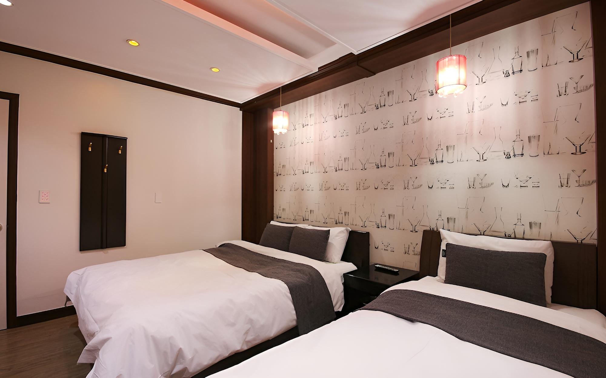 Room (Twin) photo 2