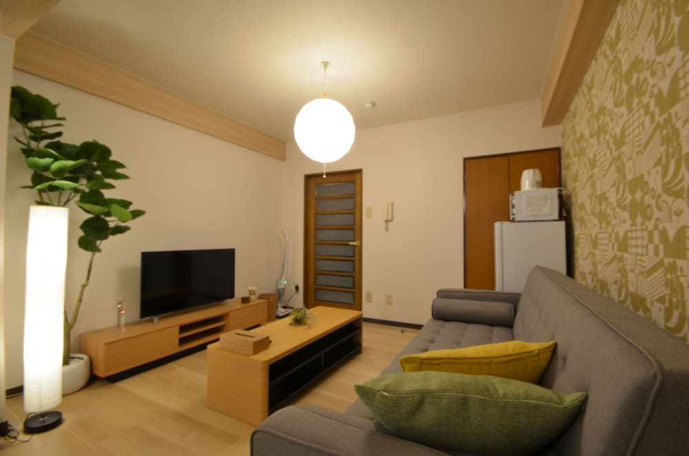 #202 - Japanese Western Room photo 3