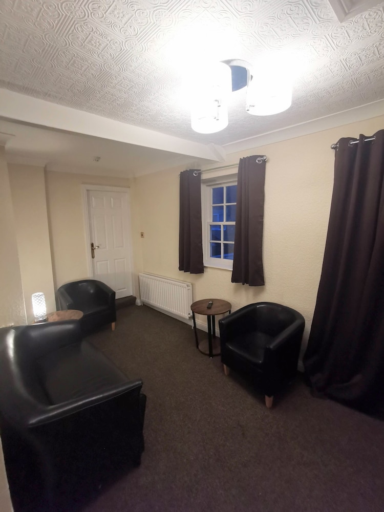 Superior Double Room, Ensuite, Garden View (Deluxe King with Lounge) - Photo 7