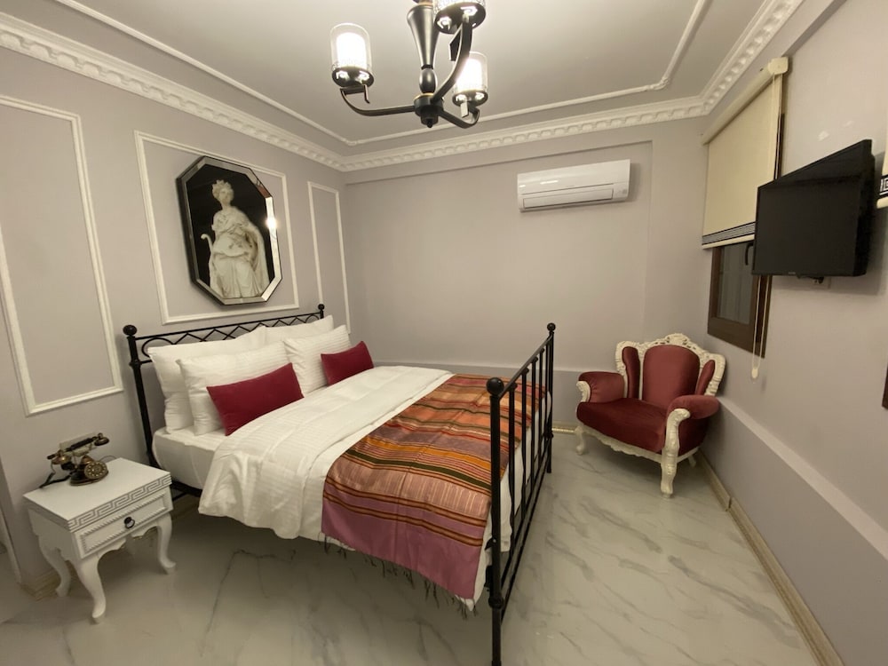 Standard Double Room - Photo 17