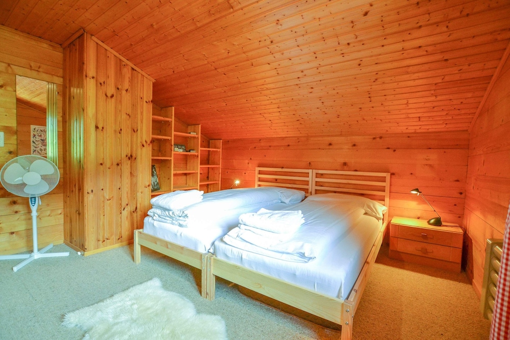 Basic Chalet photo 2