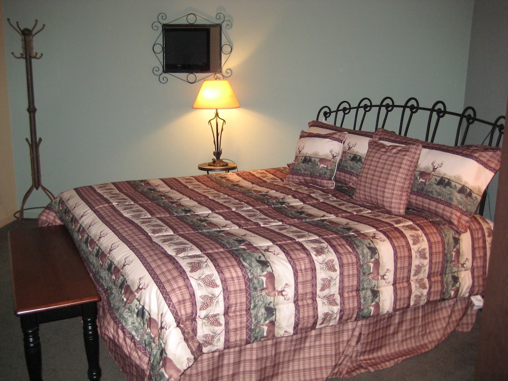 Premier Condo, 2 Bedrooms, Mountain View photo 3
