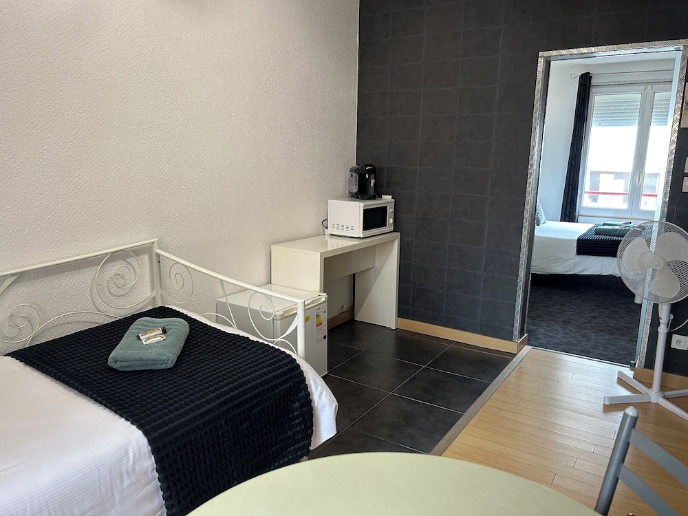 Economy Triple Room