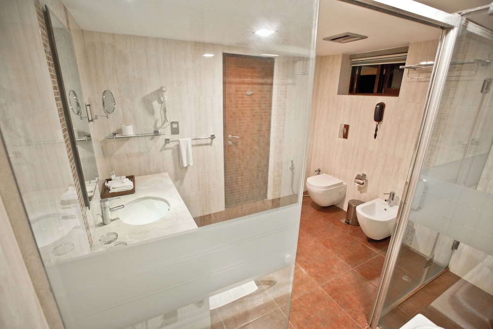 Lake View Premier Room with Balcony - Photo 5
