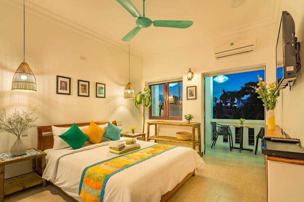 Village Deluxe Room, Village View