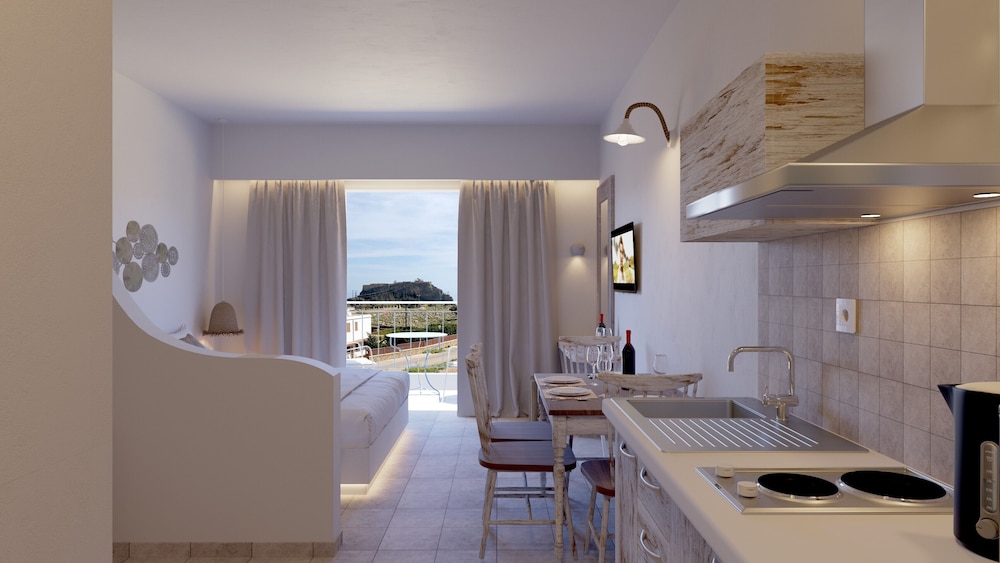 Superior Lux New Renovated With Panoramic View and free Airport shuttle (A/C Included) photo 1