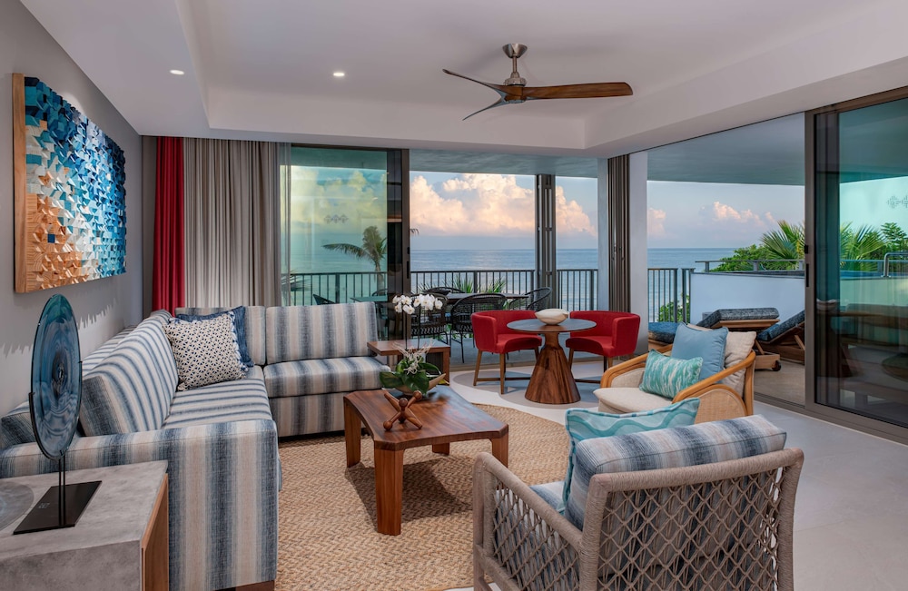 Premier Suite, 1 King Bed, Private Pool, Oceanfront