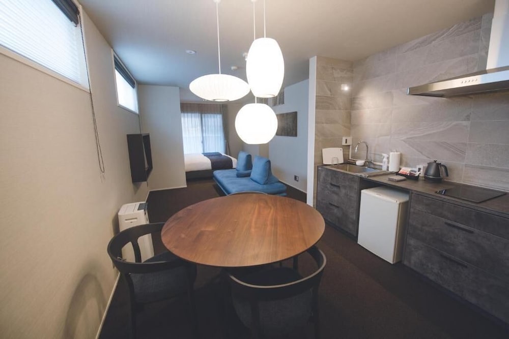Luxury Twin Room - Photo 11