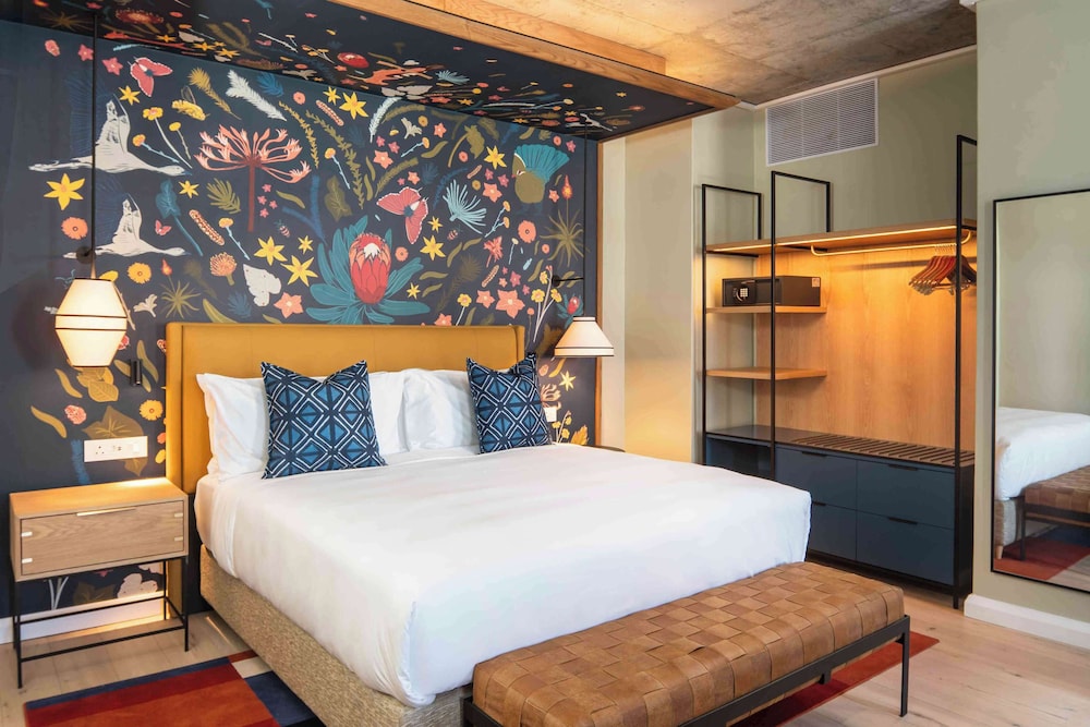 Family Single Room, 1 King Bed, Connecting Rooms