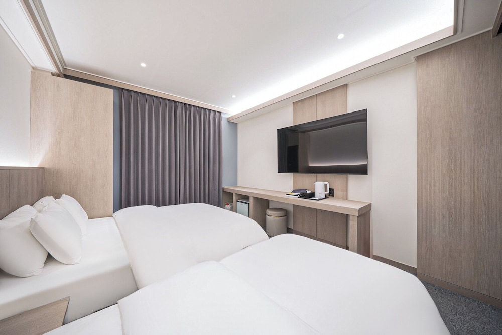 Deluxe Twin Room photo 2