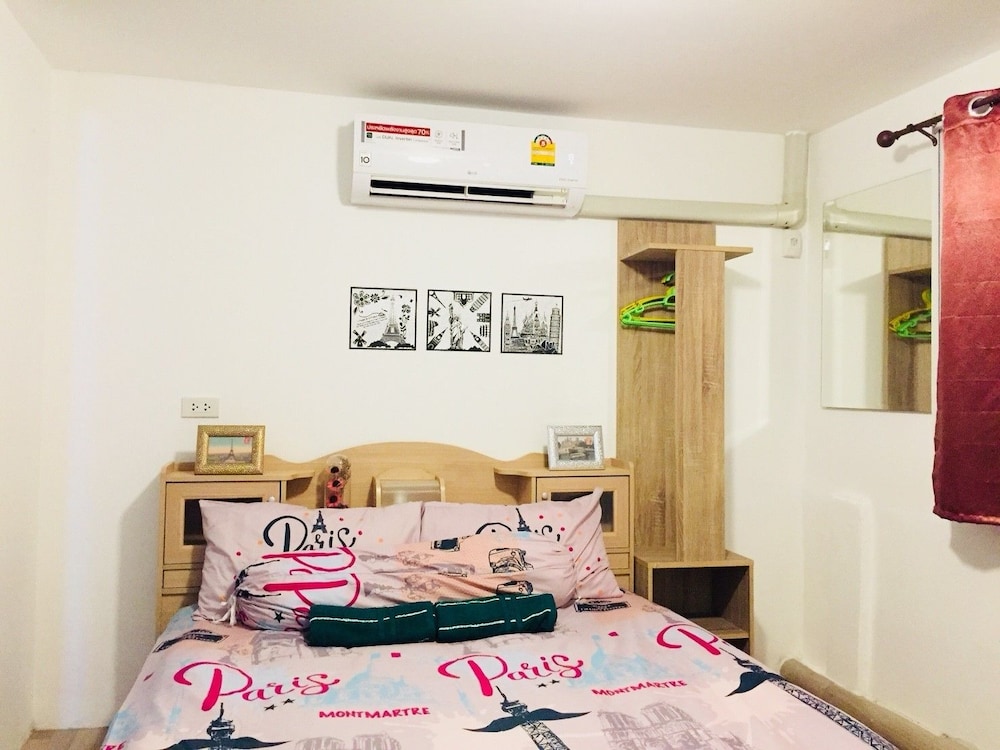 Double Room, Ensuite, City View photo 2