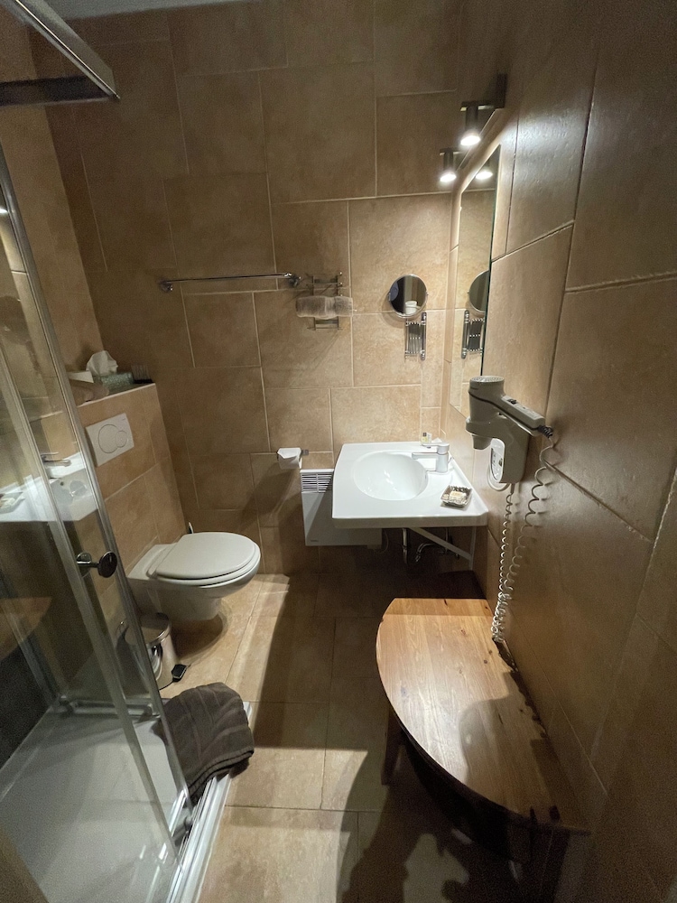 Standard Double Room, 2 Twin Beds photo 3