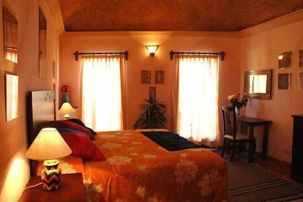 Suite, 1 King Bed, Terrace