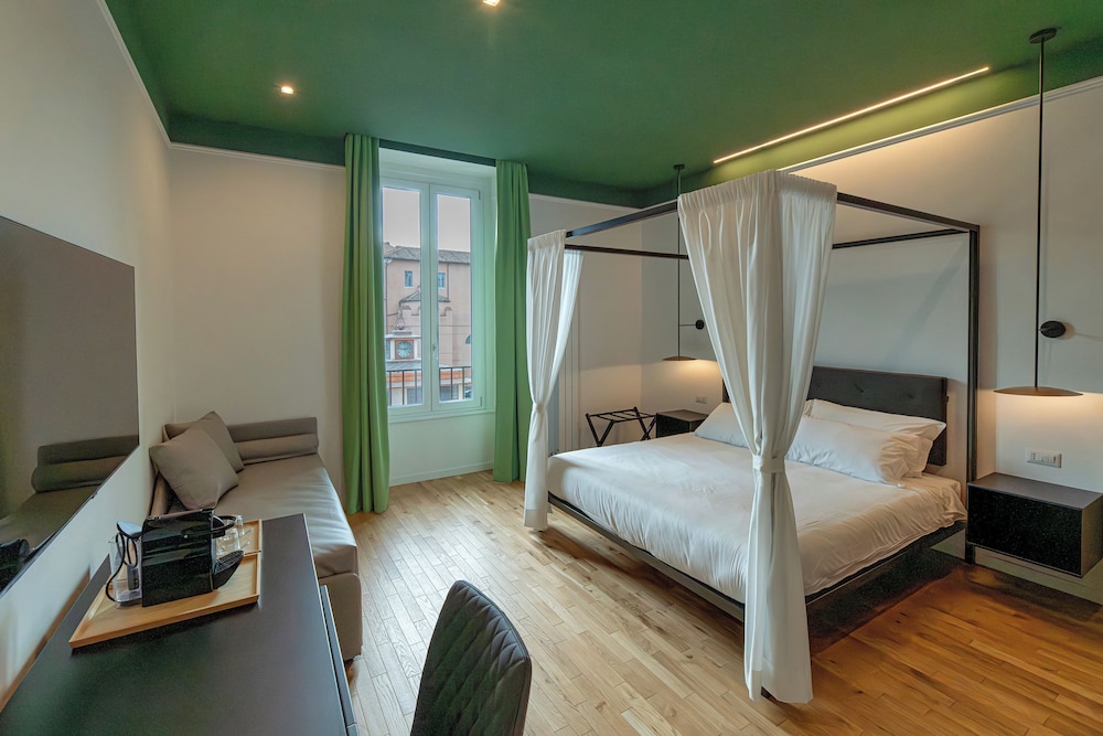 Deluxe Room, Private Bathroom, City View