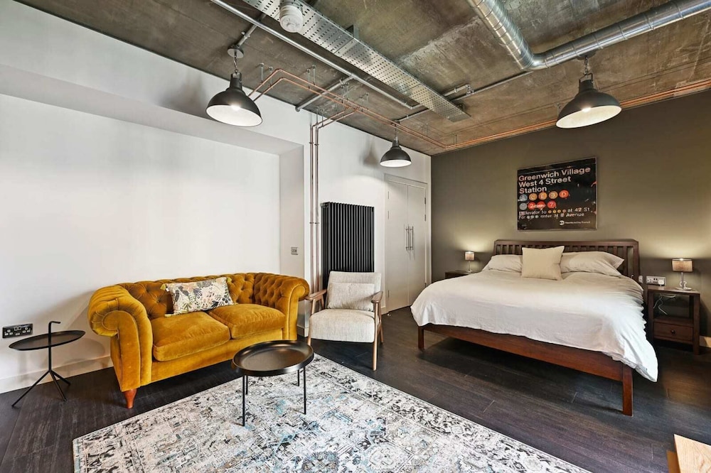 Studio, 1 King Bed, Non Smoking photo 1