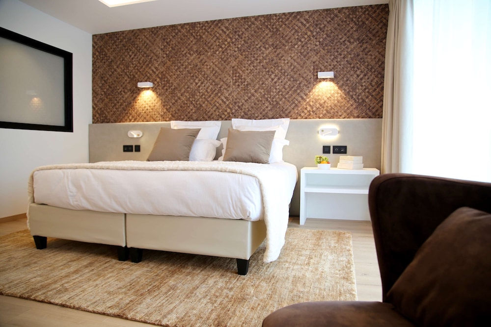 Exclusive Suite, 1 King Bed, Terrace, Golf View - Photo 3
