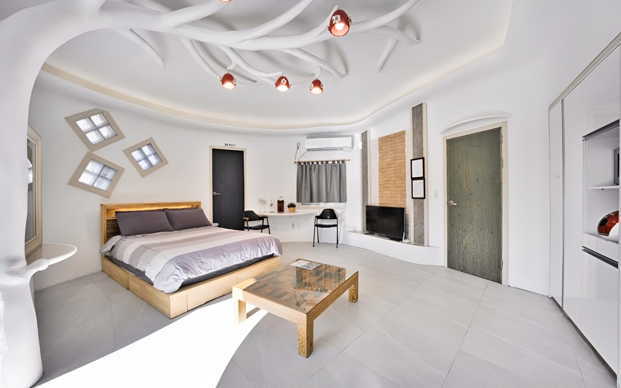 Room (Elizabeth)
