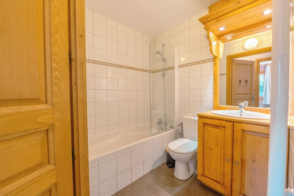 Family Apartment, Multiple Bedrooms (Vallorcine Balme 04 Ski In / Ski Out)