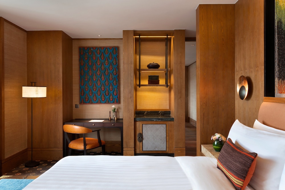 Executive Room, 1 King Bed, Garden View