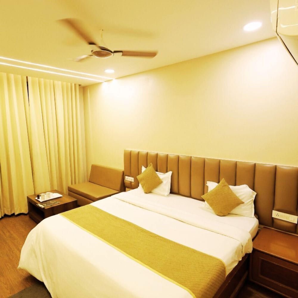 Deluxe Room, City View