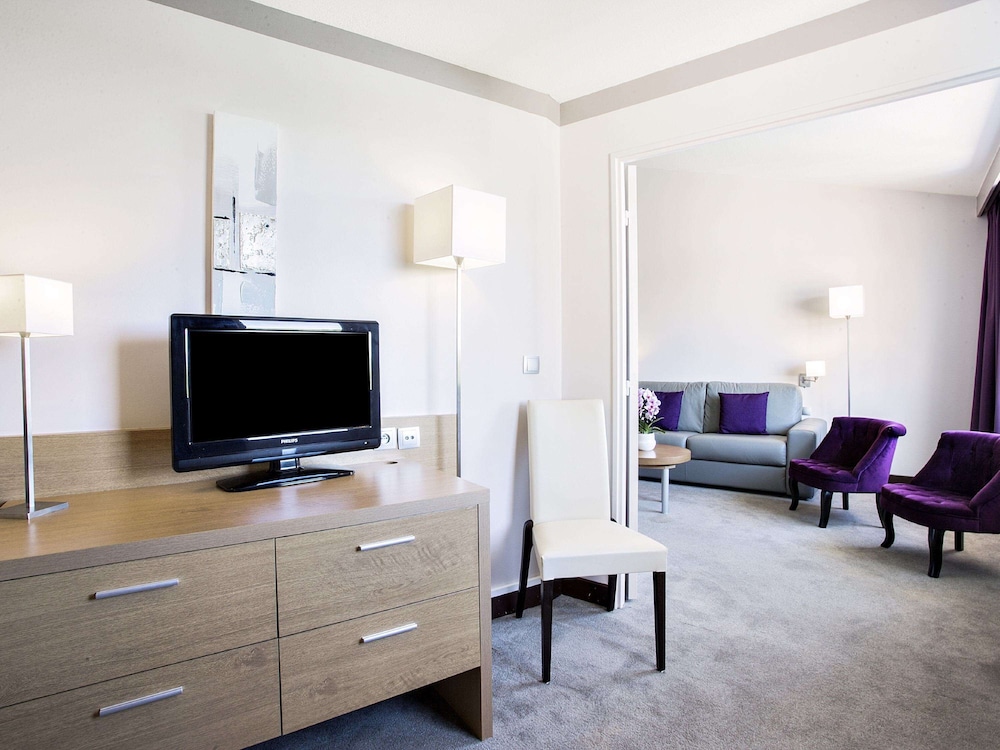 Suite, 1 Double Bed - Photo 3