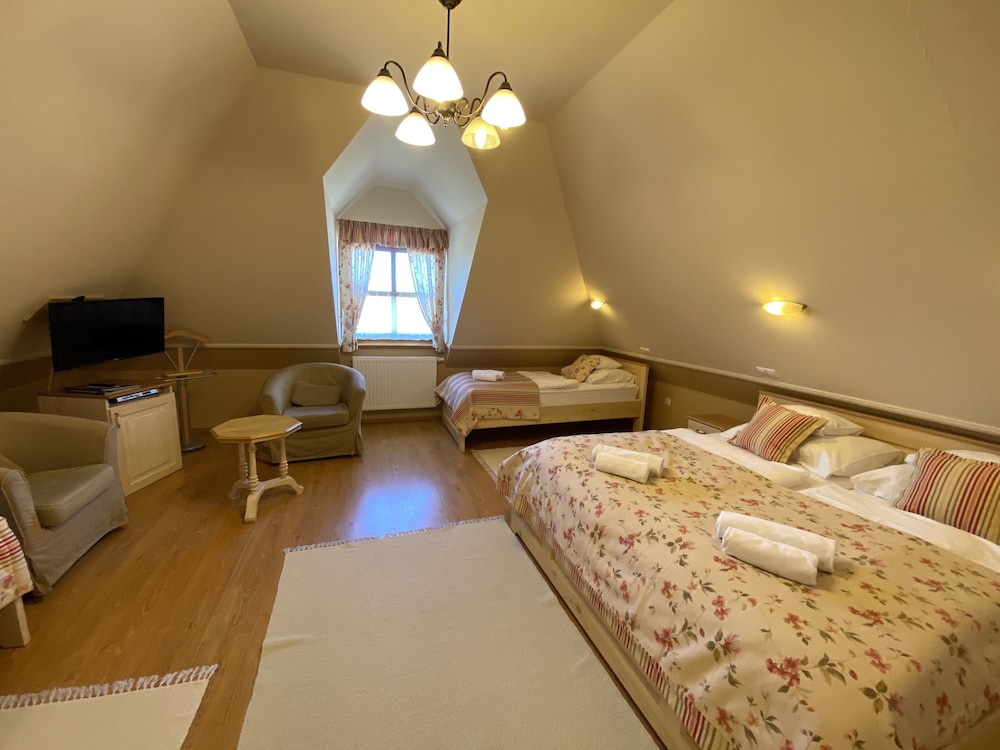 Classic Quadruple Room photo 2