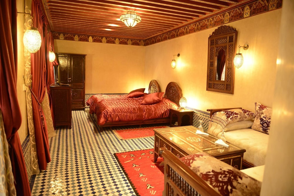 Deluxe Room - Photo 3