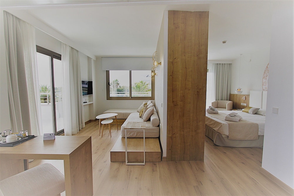 Premium Suite, Jetted Tub