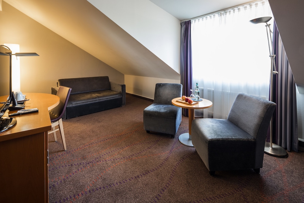 Superior Suite, Multiple Beds, Non Smoking - Photo 4