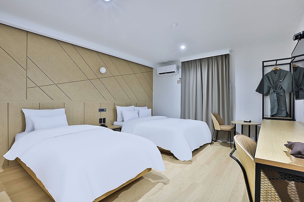 Deluxe Twin Room photo 1