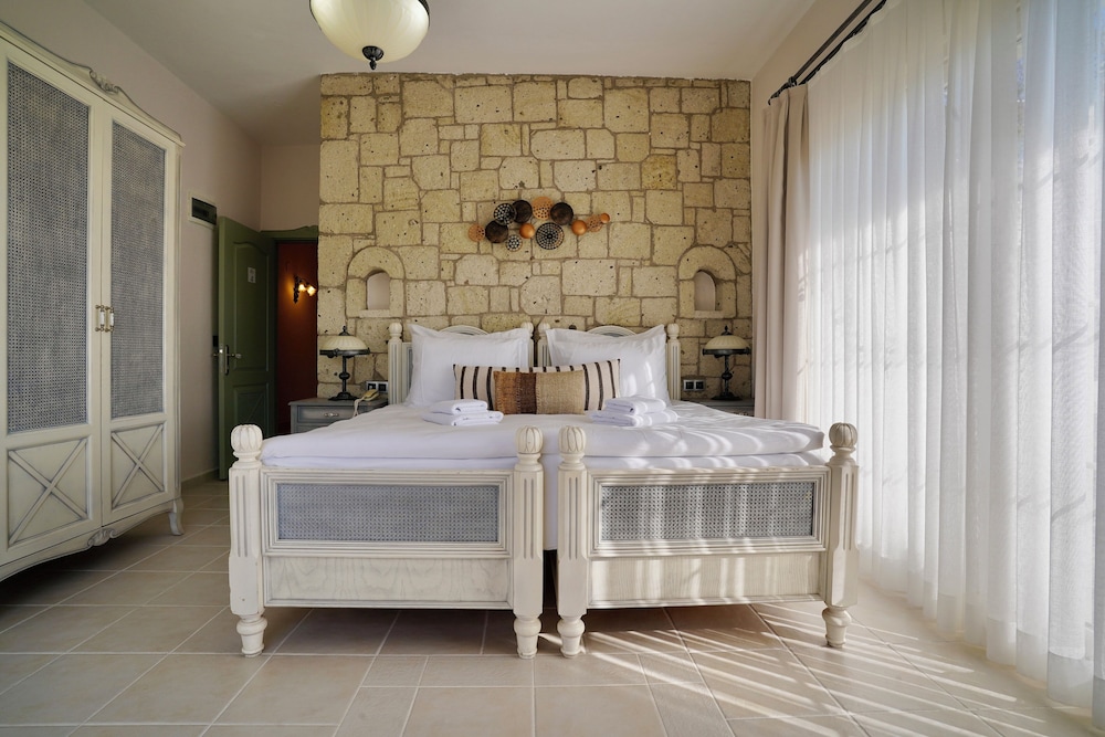 Deluxe Double Room, Balcony, Garden View