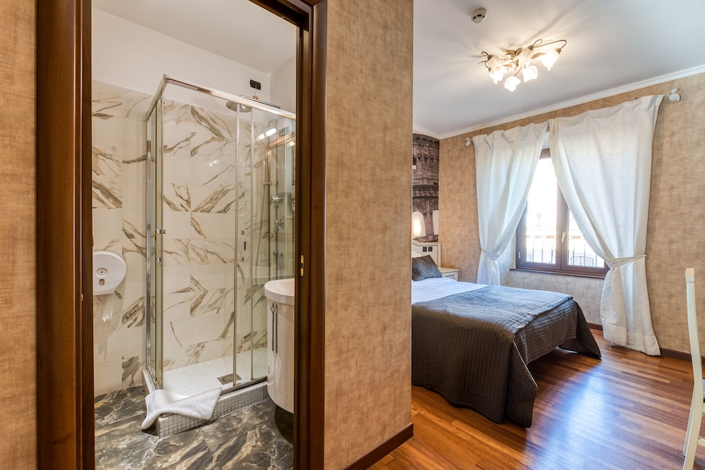 Classic Double Room, 1 Queen Bed photo 2