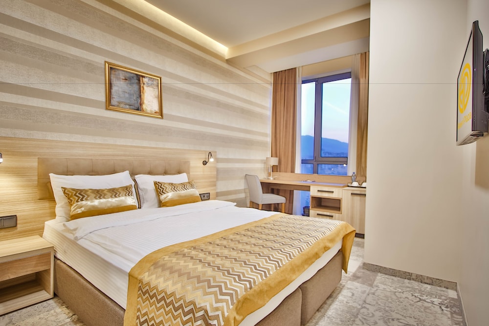 Standard Double Room Floor 17, Non Smoking (access with stairs from 16th floor) photo 1