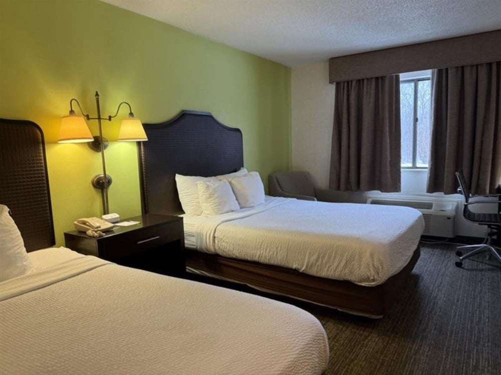 Standard Room, 2 Queen Beds, Non Smoking photo 1