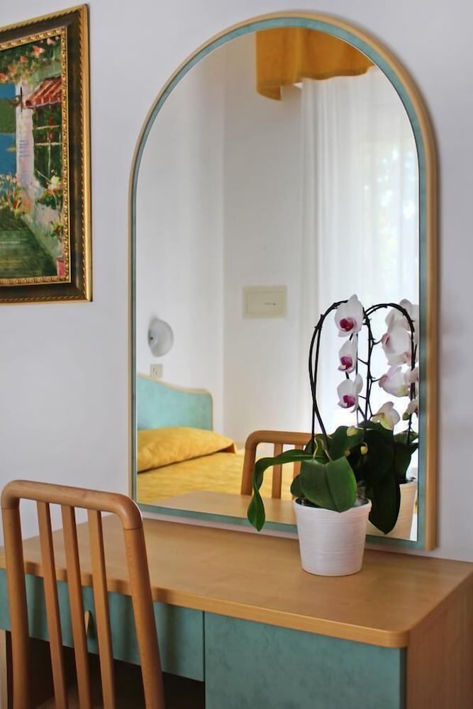 Quadruple Room - Photo 14