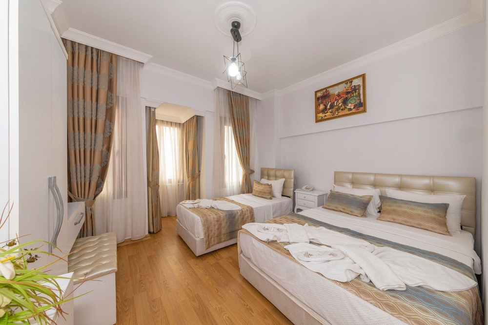 Standard Triple Room photo 2