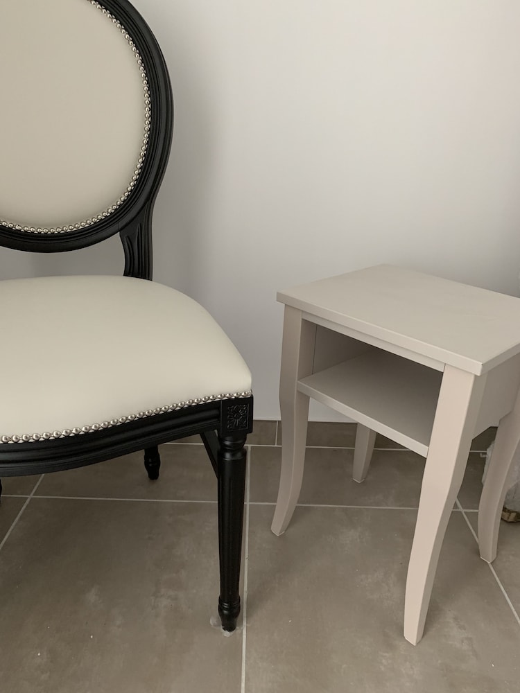 Standard Double Room - Photo 11