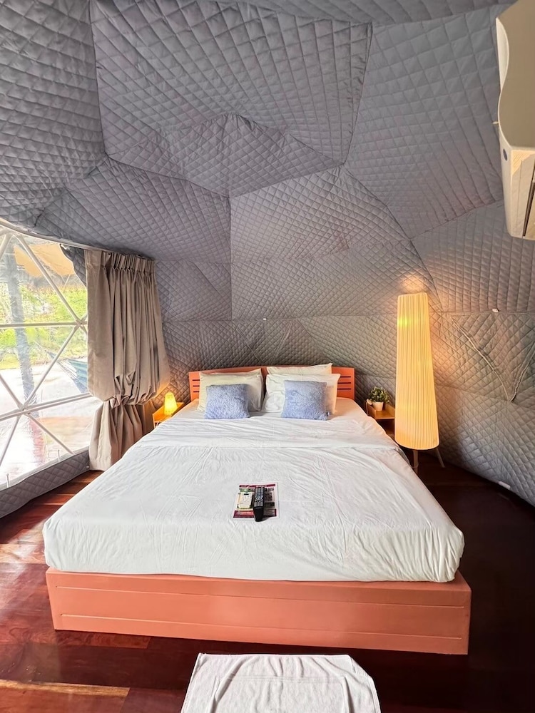 Comfort Tent, 1 King Bed, Non Smoking, Garden Area
