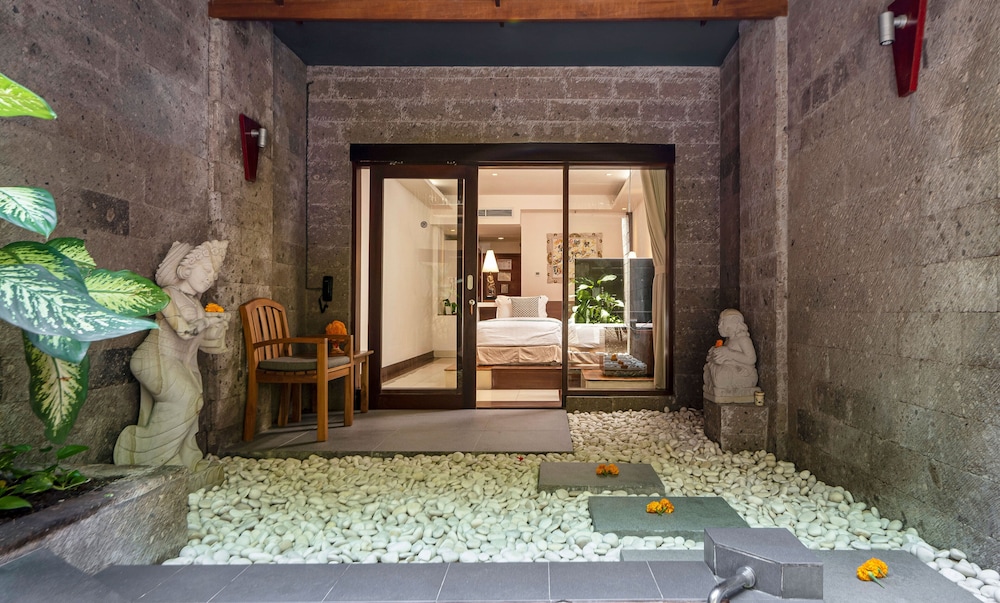 Private Club Courtyard Twin - Photo 5