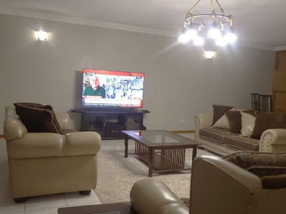 Family Apartment, 2 Bedrooms, Private Bathroom, Garden View photo 3