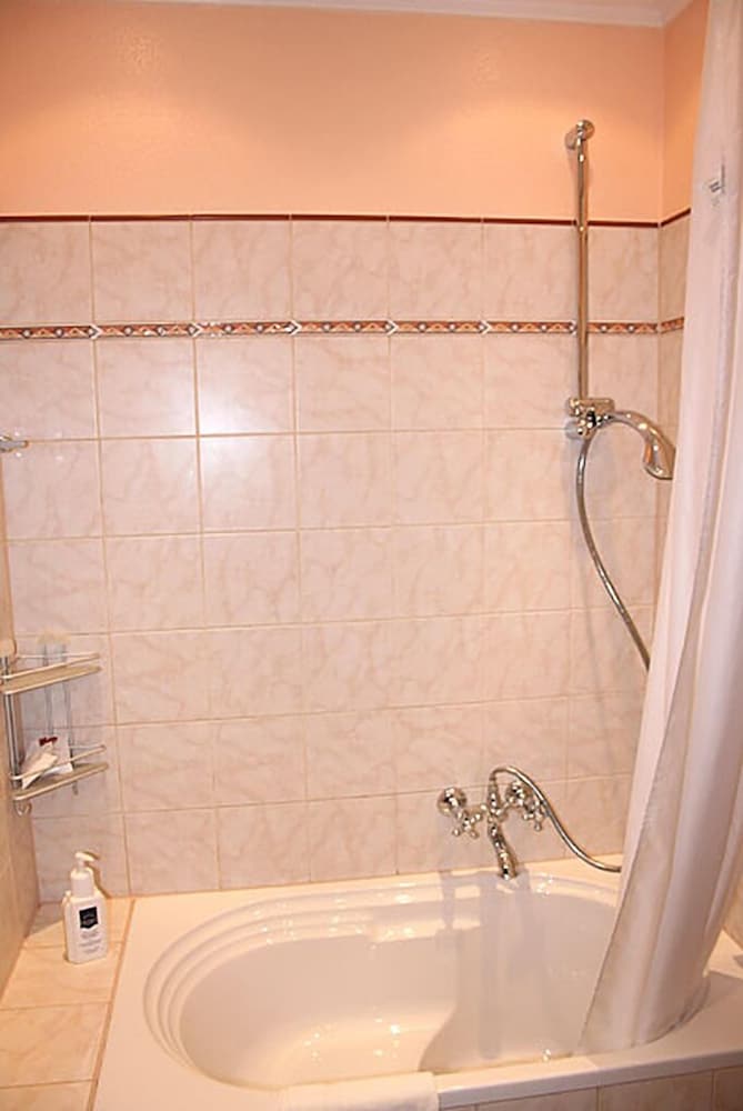 Standard Single Room photo 2