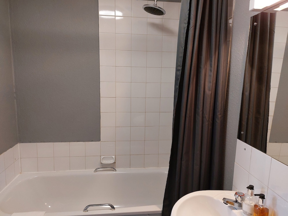 Double Room - Photo 3